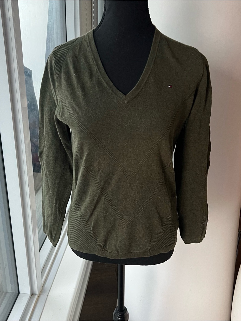 Tommy Hilfiger Women's Olive V-Neck Knit Sweater